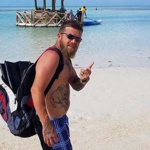 Meet your Posher, Clint